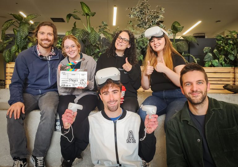 Groupe de personnes ayant participé au projet de tournage.