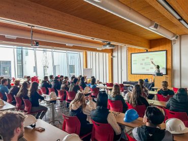 Vue d'ensemble des finissants en Technologie de l'architecture en visite à UL Solutions