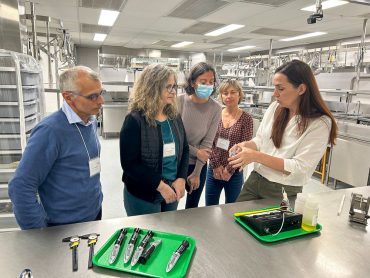 Une délégation européenne dans les laboratoires de diététique.