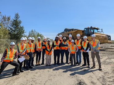 Groupe d'étudiantes et étudiants du programme de Technologie du génie civile du Collège Montmorency visitent un chantier chez Stablex